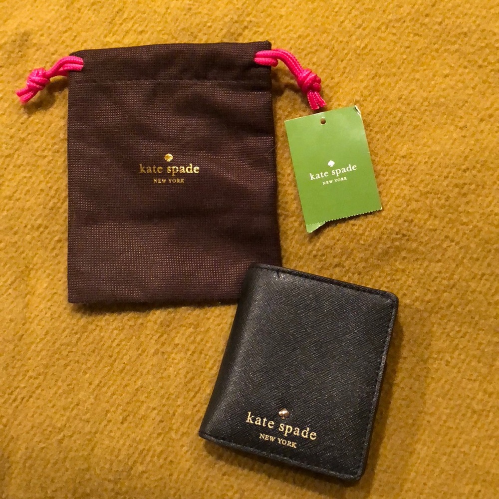 Kate spade cedar street wallet like-new